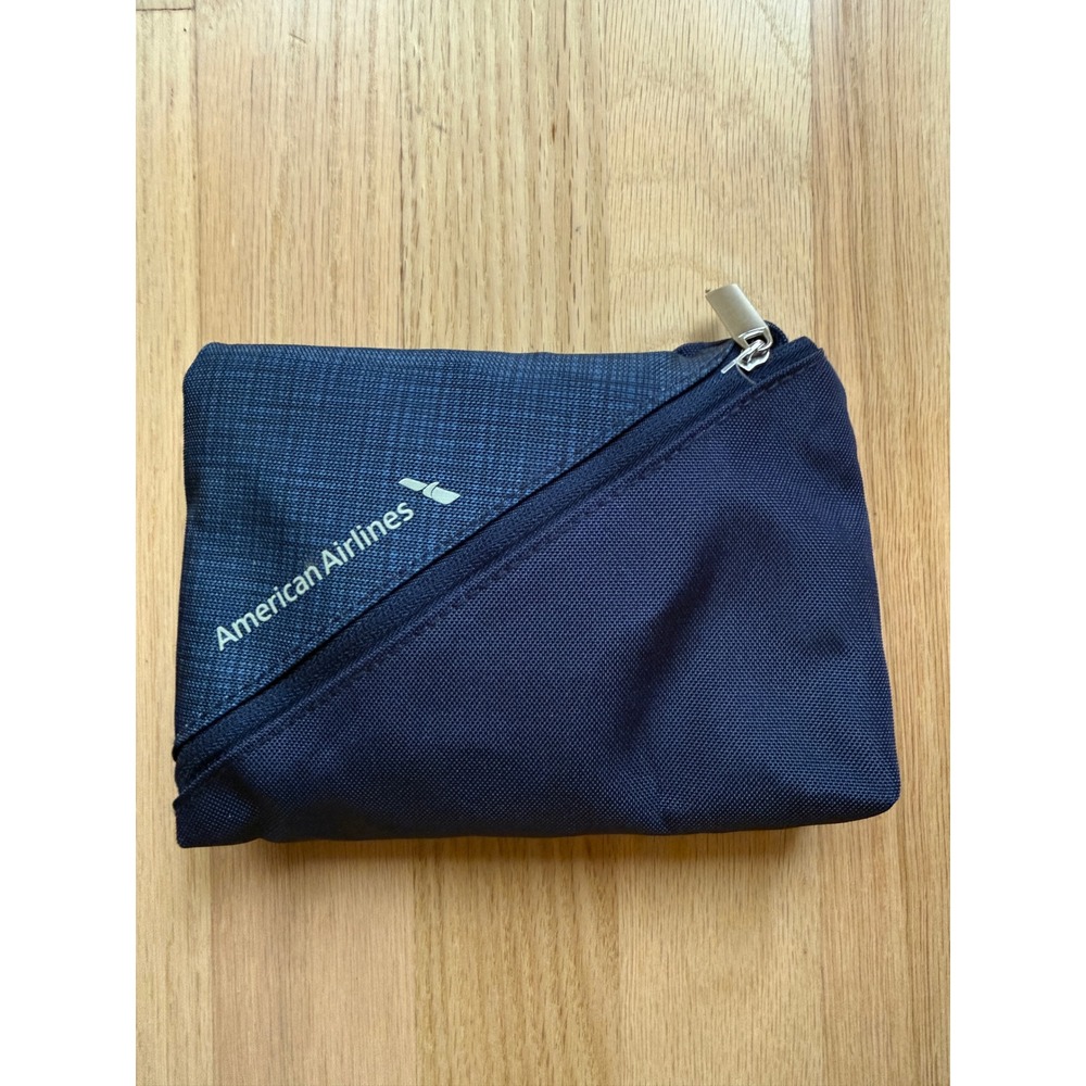AMERICAN AIRLINES Amenity Kit Pouch Navy Blue Zippered Travel Bag Unopened OS